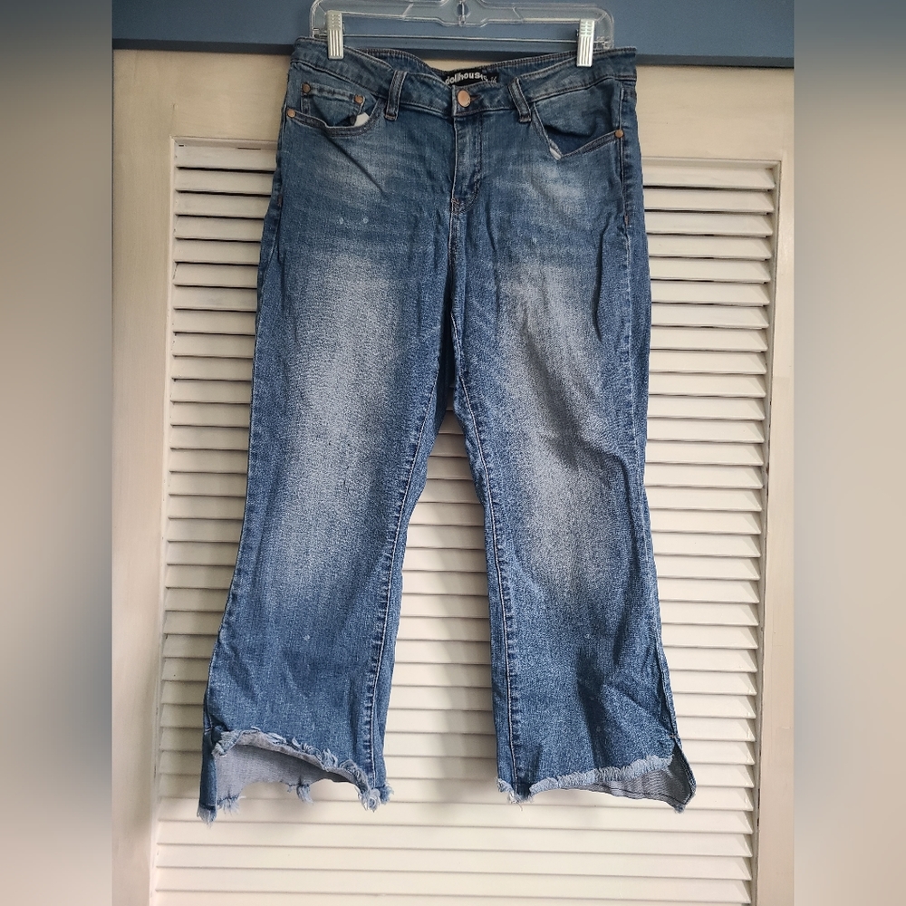 Dollhouse Farrah cropped jeans size 14